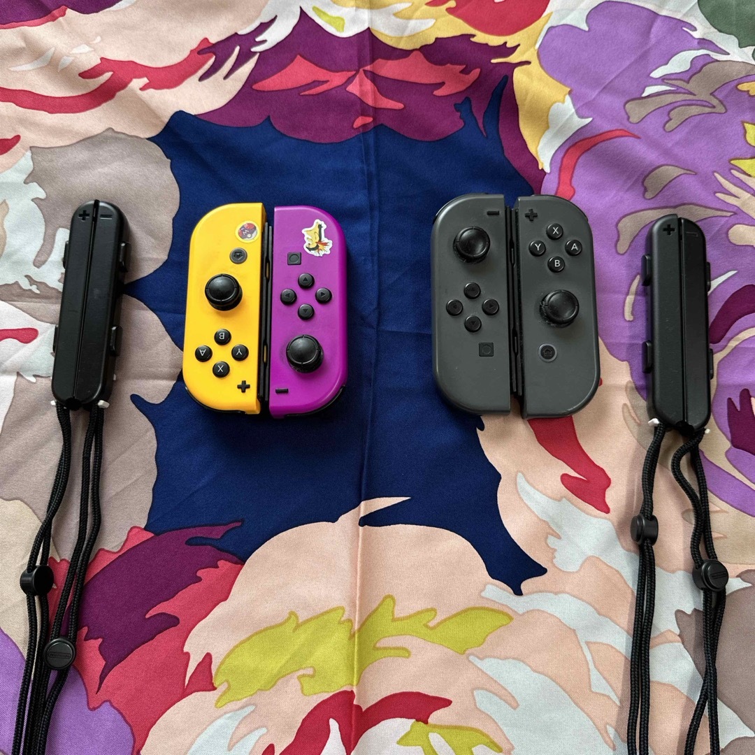 Nintendo Switch(ニンテンドースイッチ)の【ジャンク】Nintendo switch Joy-Con純正2セットまとめ売り エンタメ/ホビーのゲームソフト/ゲーム機本体(その他)の商品写真