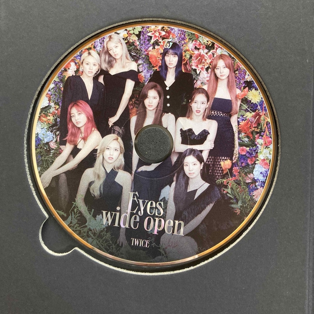 Waste(twice)(ウェストトゥワイス)の最終　TWICE  CD オール　カード　モモ　eyes wide open エンタメ/ホビーのCD(K-POP/アジア)の商品写真