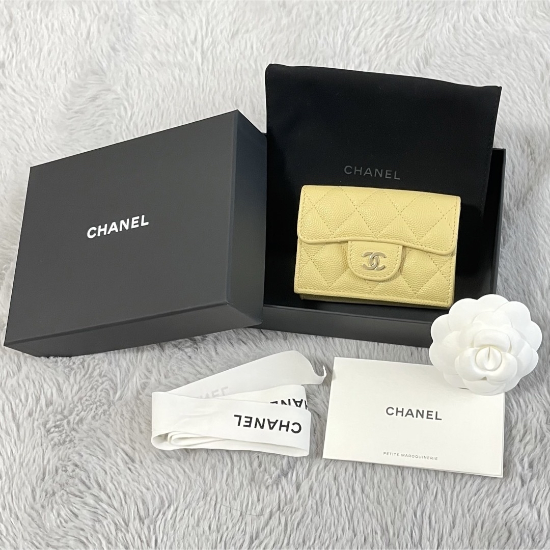 CHANEL(シャネル)のシャネル　スモールフラップウォレット　ミニウォレット　三つ折り財布 レディースのファッション小物(財布)の商品写真