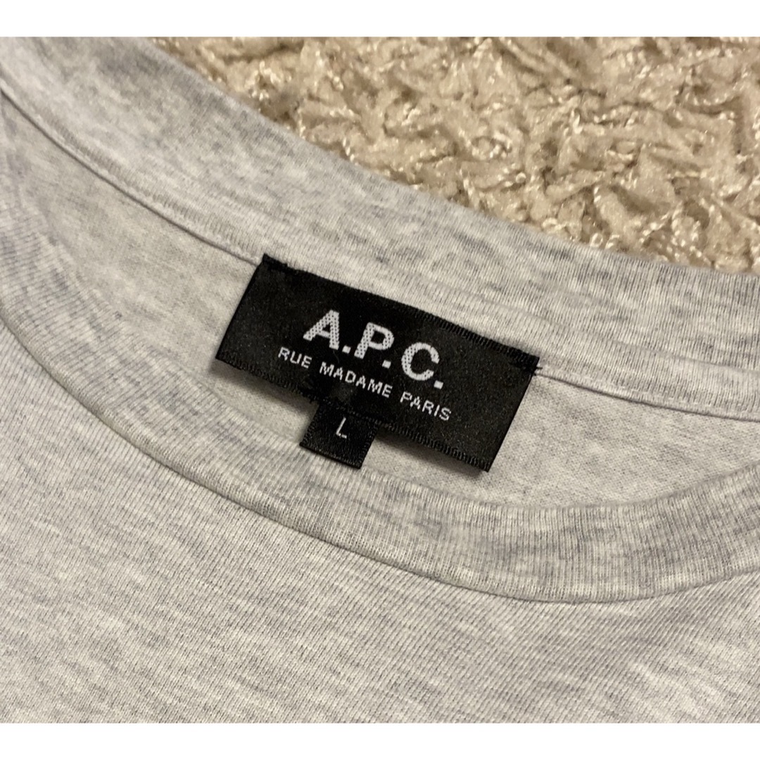 A.P.C(アーペーセー)のa.p.c  アーペーセー　22ssフォトTシャツ　長袖カットソー レディースのトップス(カットソー(長袖/七分))の商品写真