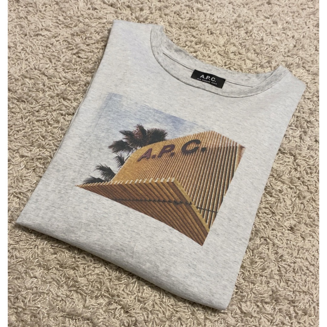 A.P.C(アーペーセー)のa.p.c  アーペーセー　22ssフォトTシャツ　長袖カットソー レディースのトップス(カットソー(長袖/七分))の商品写真