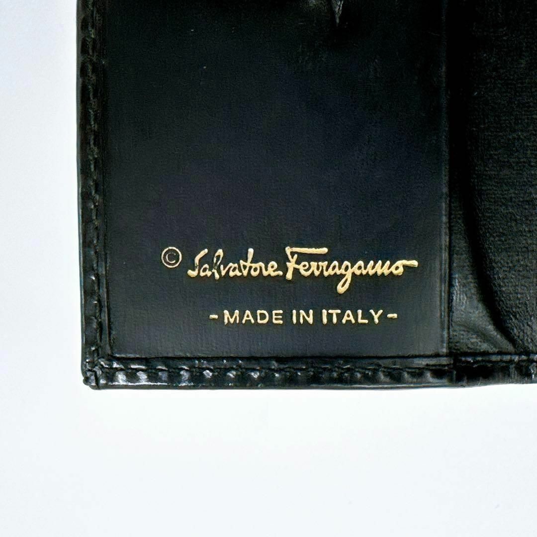 Salvatore Ferragamo(サルヴァトーレフェラガモ)のサルヴァトーレフェラガモ キーケース ガンチーニ レザー ブラック メンズのファッション小物(キーケース)の商品写真