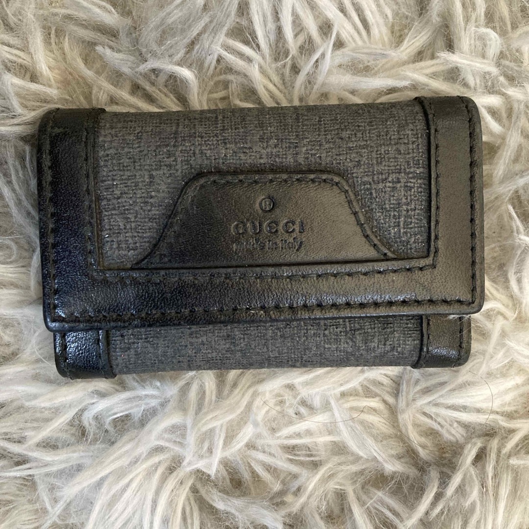 Gucci(グッチ)の【GUCCI】　ブラックキーケース_GGプラス/レザー/BLK/メンズ メンズのファッション小物(キーケース)の商品写真