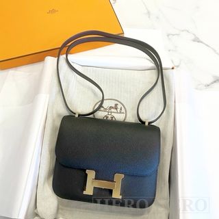 エルメス(Hermes)の新品　エルメス　コンスタンスミニ　ノワール・ブラック　ゴールド金具　ミラー付き①(ショルダーバッグ)