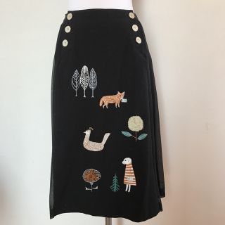 アナトリエ(anatelier)の週末セール☆新品 ハウピア haupia 森の配達人スカート 刺繍(ひざ丈スカート)