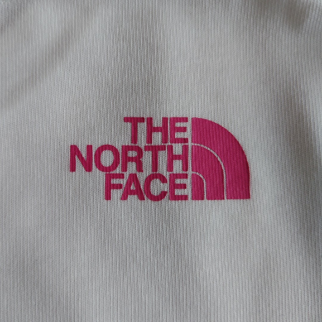 THE NORTH FACE(ザノースフェイス)のTHE NORTH FACE ビッグロゴ Tシャツ 120cm 白×ピンク キッズ/ベビー/マタニティのキッズ服女の子用(90cm~)(Tシャツ/カットソー)の商品写真