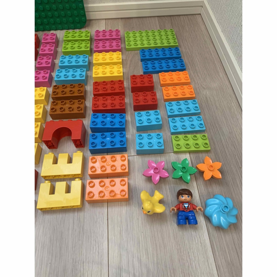 レゴ　デュプロ　LEGO duplo 基礎板付き キッズ/ベビー/マタニティのおもちゃ(積み木/ブロック)の商品写真