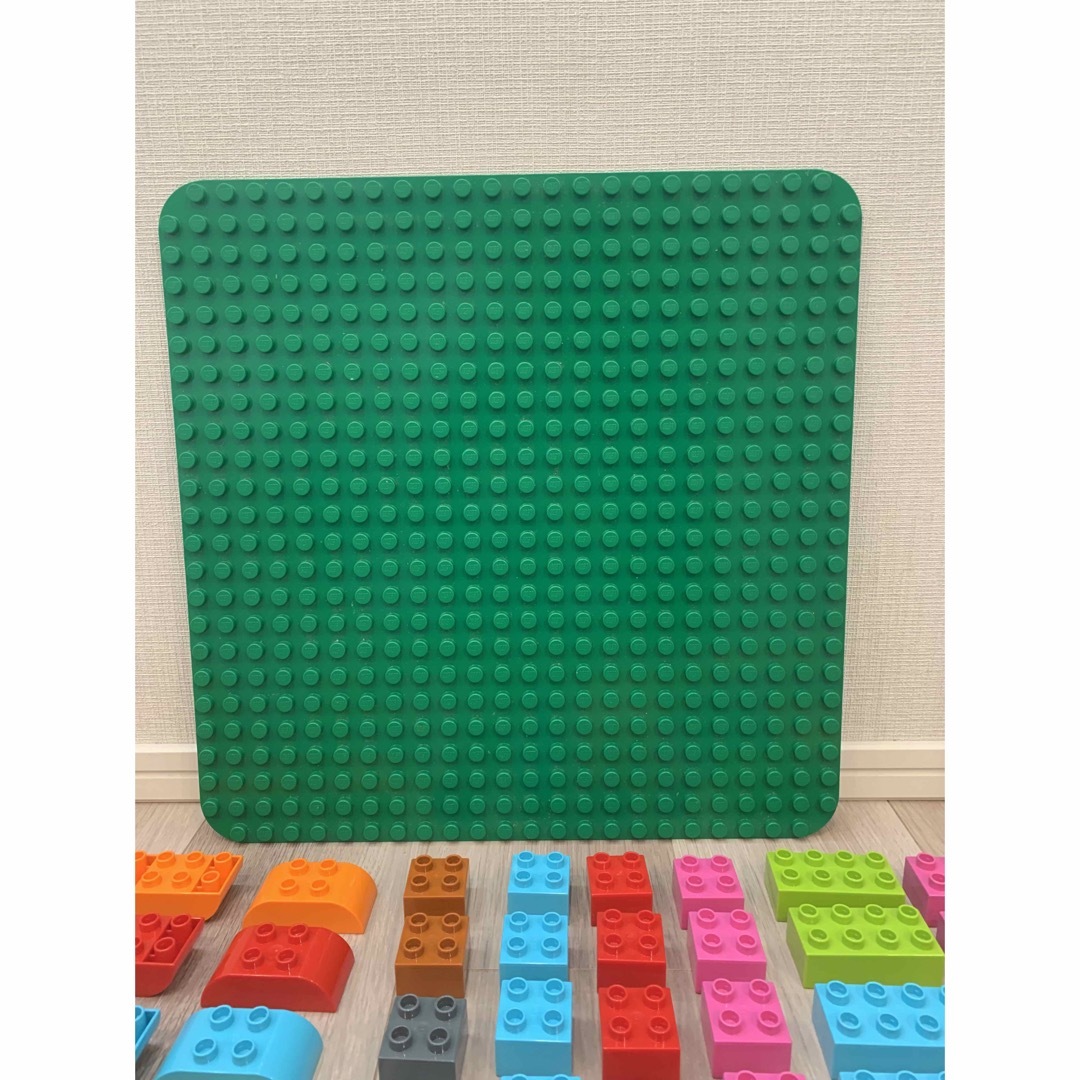 レゴ　デュプロ　LEGO duplo 基礎板付き キッズ/ベビー/マタニティのおもちゃ(積み木/ブロック)の商品写真