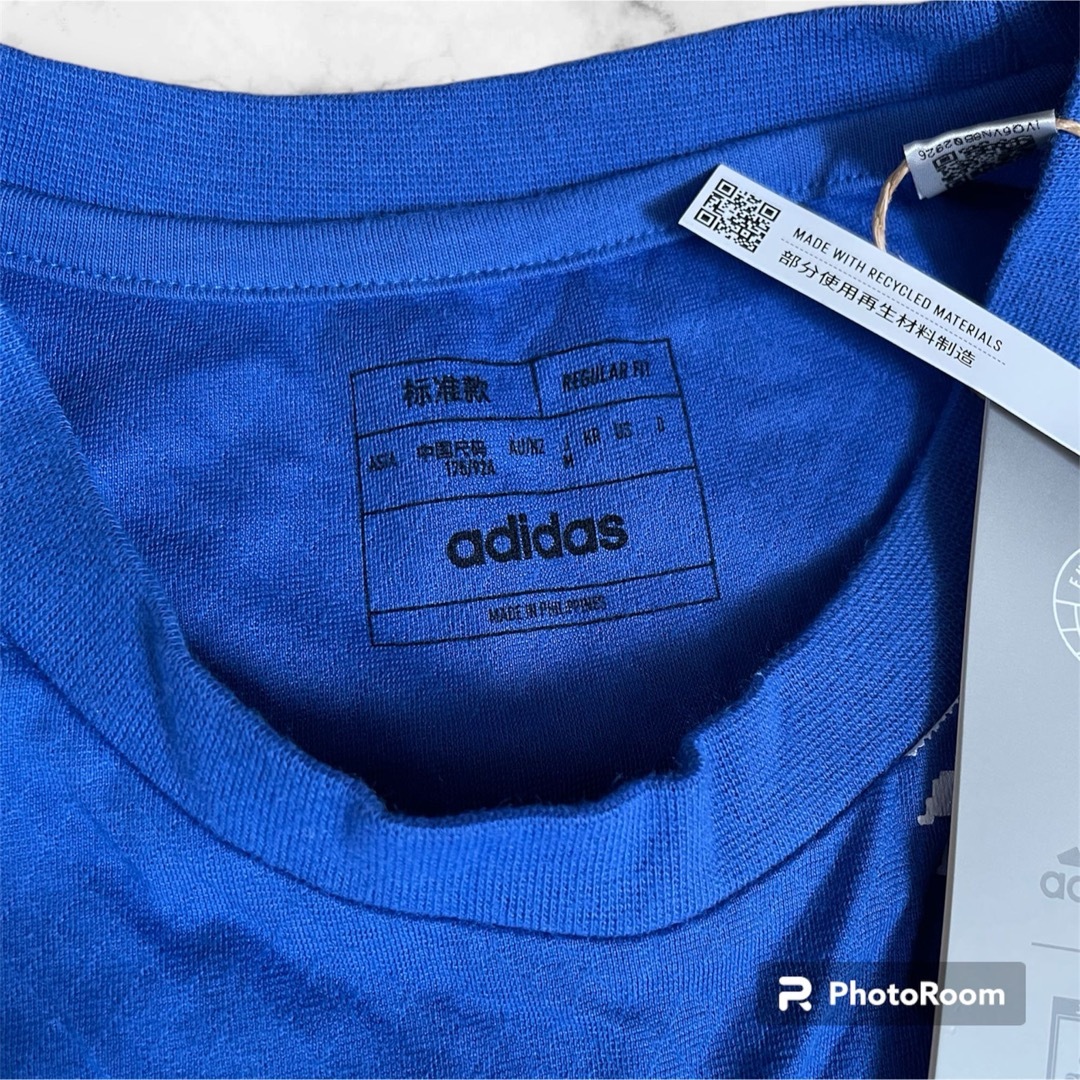 adidas(アディダス)のadidas サッカー日本代表 2022 トラベル Tシャツ M Mサイズ スポーツ/アウトドアのサッカー/フットサル(ウェア)の商品写真