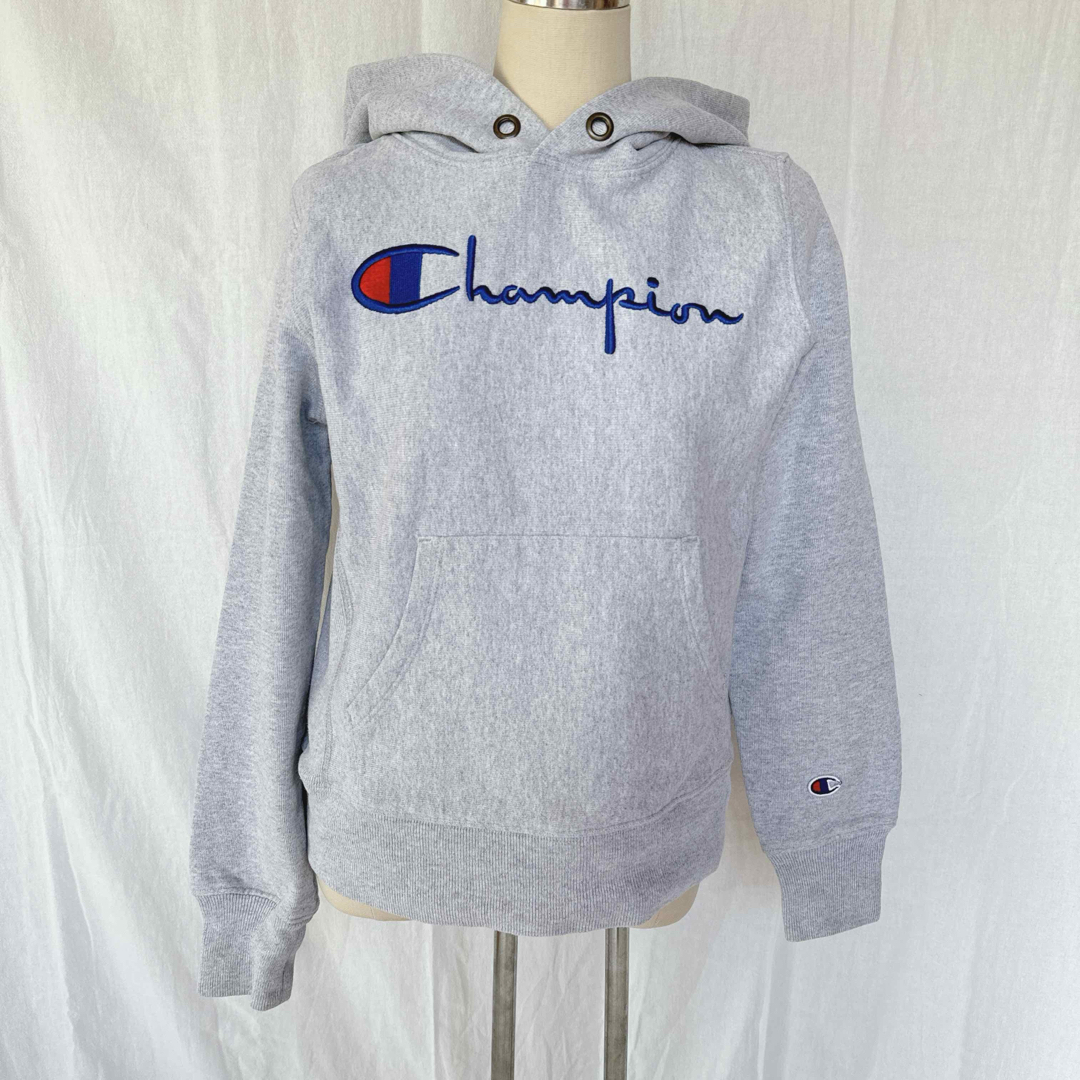 Champion(チャンピオン)の☆☆Champion チャンピオン スウェットパーカー　S グレー レディースのトップス(トレーナー/スウェット)の商品写真