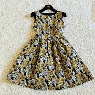 ジルスチュアート(JILLSTUART)のジルスチュアート　ワンピース　ドレス　Aライン　総柄　花柄　ノースリーブ　黄色(ひざ丈ワンピース)