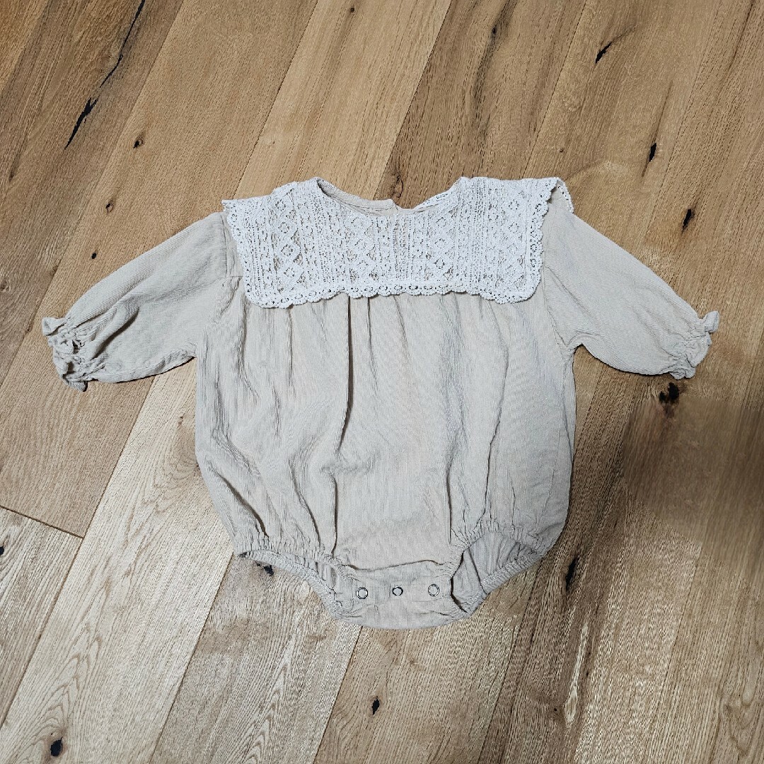 anggo bebe  レース襟コーデュロイロンパース60-70 キッズ/ベビー/マタニティのベビー服(~85cm)(ロンパース)の商品写真