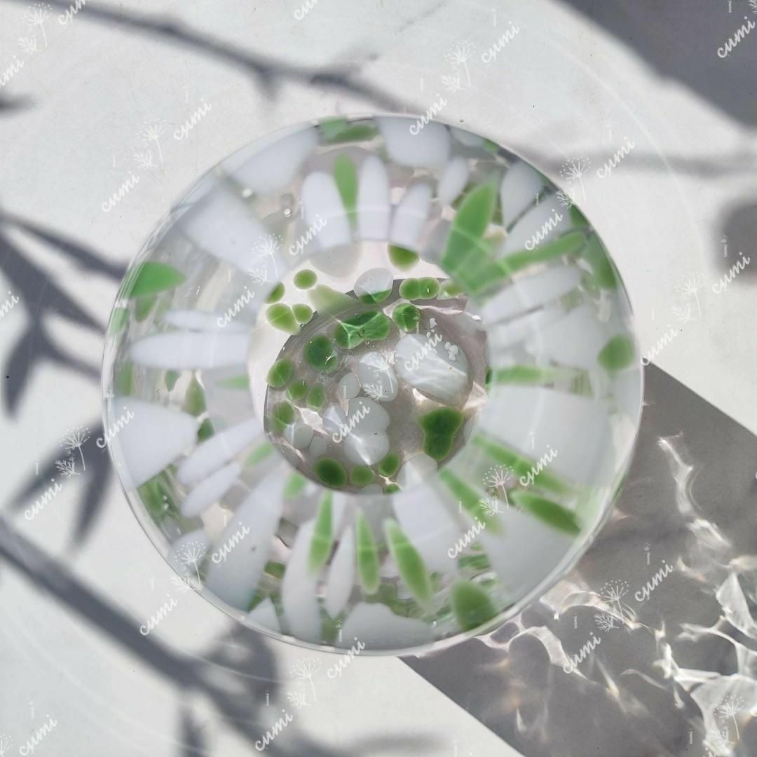 【北欧】水玉模様 白色 グリーン ガラス 花瓶  フラワーベース クリスタル インテリア/住まい/日用品のインテリア小物(花瓶)の商品写真
