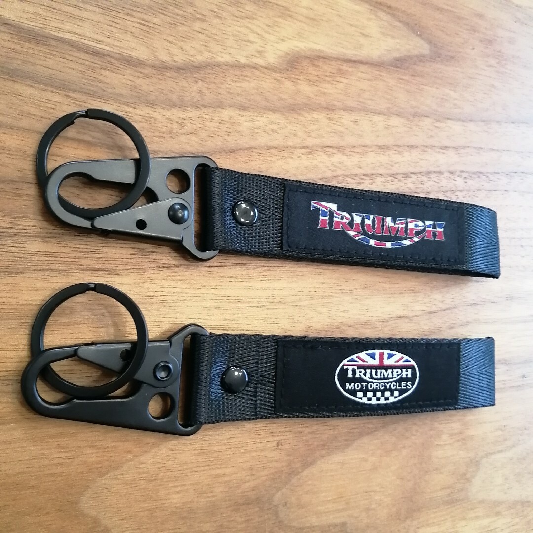 Triumph V - TRIAMP(トライアンフ) キーホルダー フック付 Triumph V - TRIAMP(トライアンフ) キーホルダー フック付