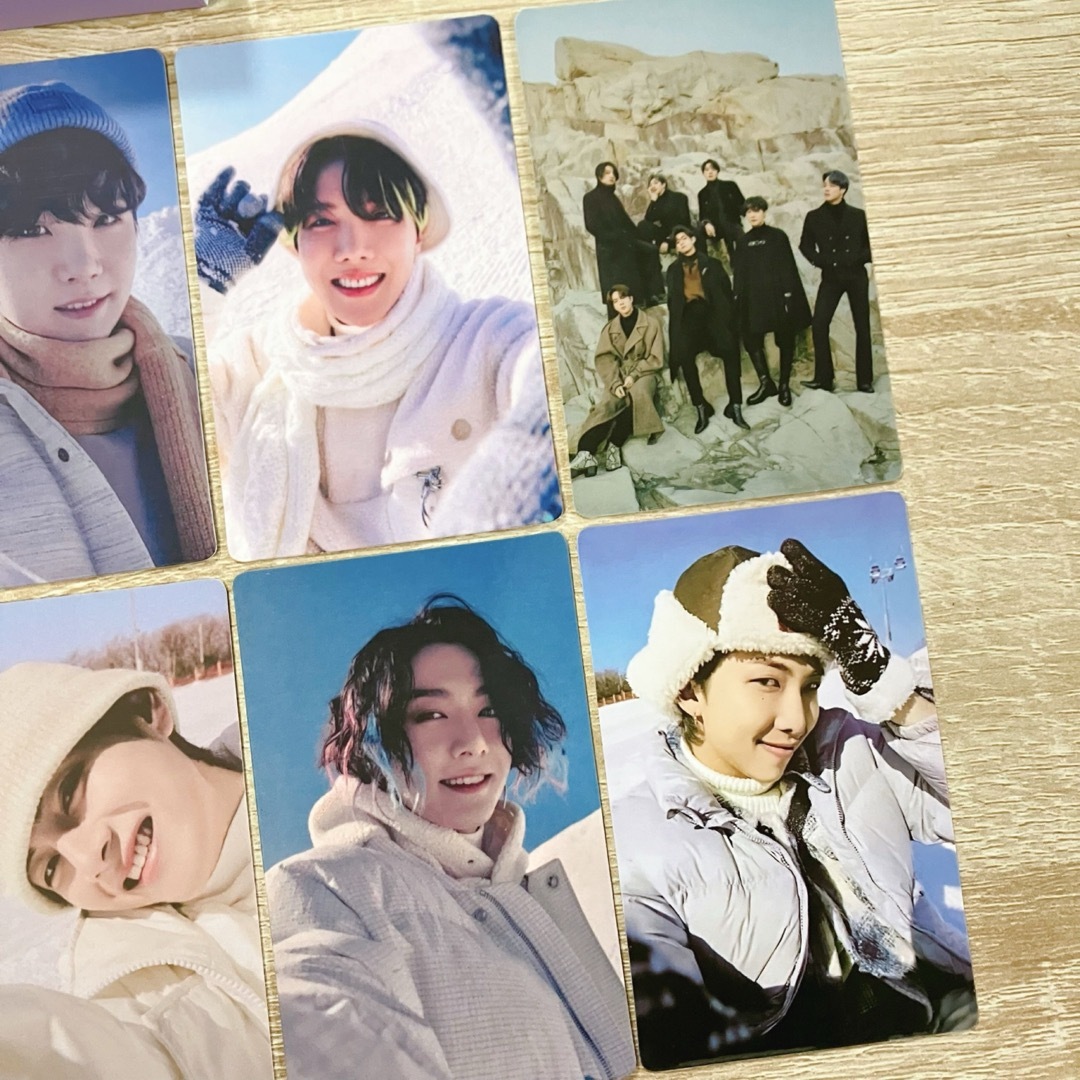 BTS winter package 2021 トレカ 8枚セット ケース付き エンタメ/ホビーのタレントグッズ(アイドルグッズ)の商品写真