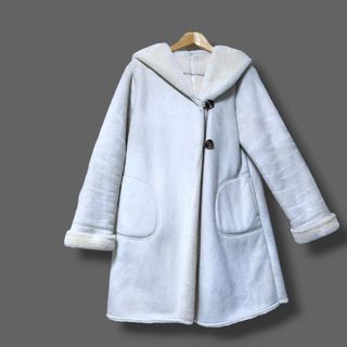 白 もこもこボアコート　レディース　スエード　厚地コート　アウター　冬服　防寒服(毛皮/ファーコート)