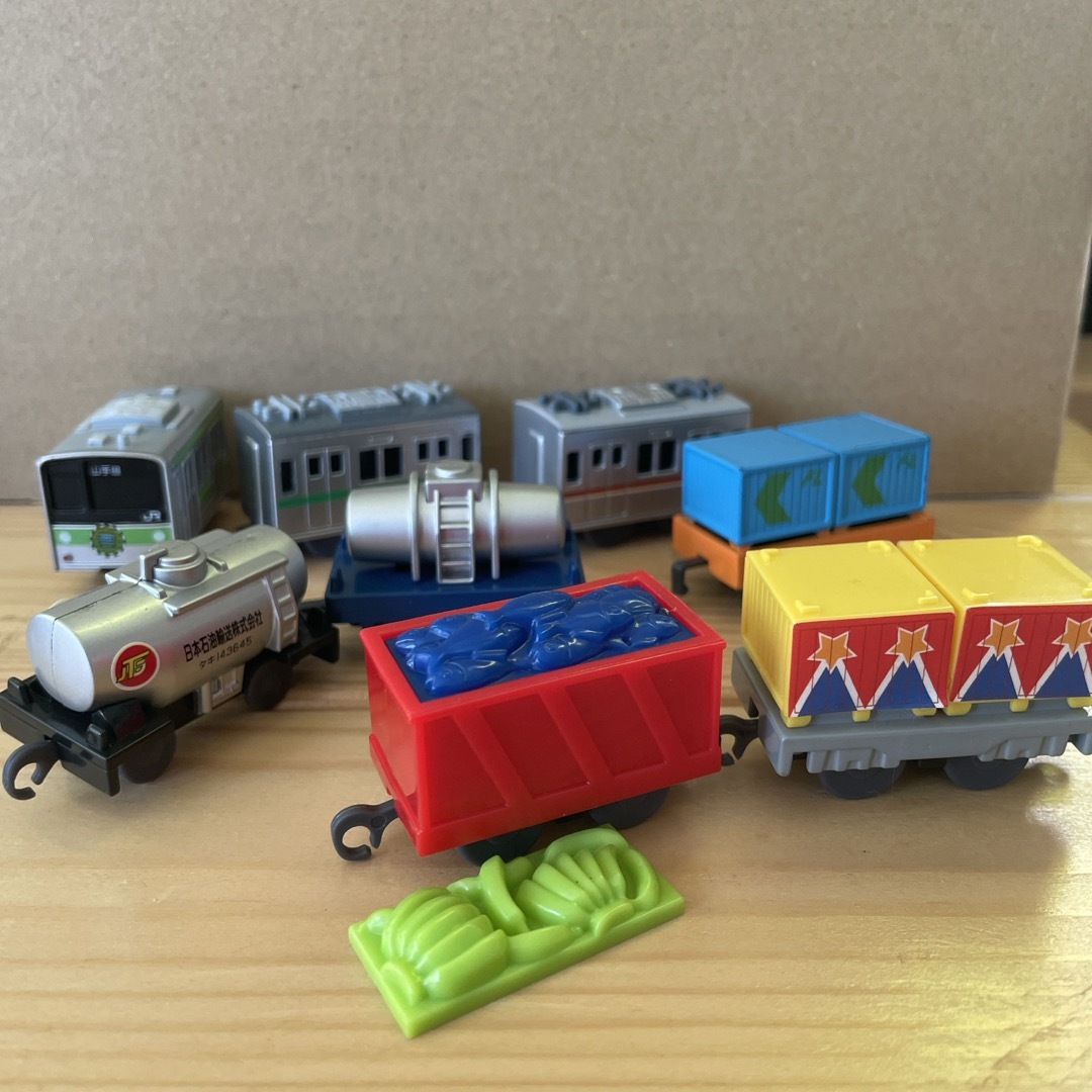 Takara Tomy(タカラトミー)のカプセルプラレール　貨物車　トワイライトエクスプレス他いろいろ キッズ/ベビー/マタニティのおもちゃ(電車のおもちゃ/車)の商品写真