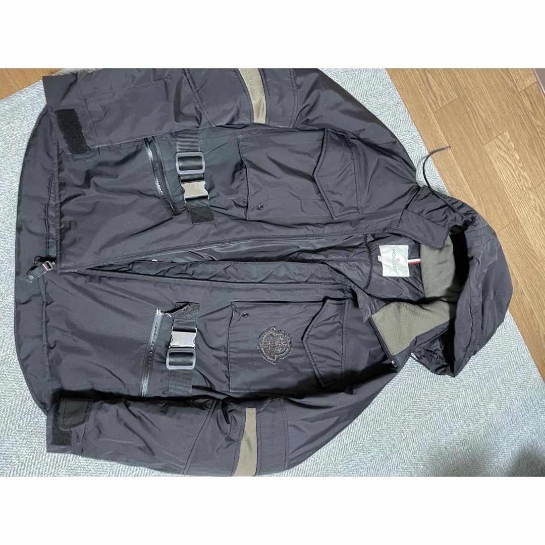 MONCLER(モンクレール)のモンクレール メンズのジャケット/アウター(ダウンジャケット)の商品写真