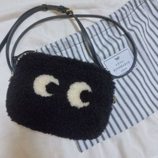 アニヤハインドマーチ(ANYA HINDMARCH)のアニヤハインドマーチ　Eyes   ボア　アイズ　クロスボディ もこもこ　バッグ(ショルダーバッグ)