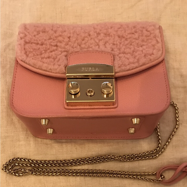 Furla(フルラ)のフルラ メトロポリス 正規品 ピンク レディースのバッグ(ショルダーバッグ)の商品写真