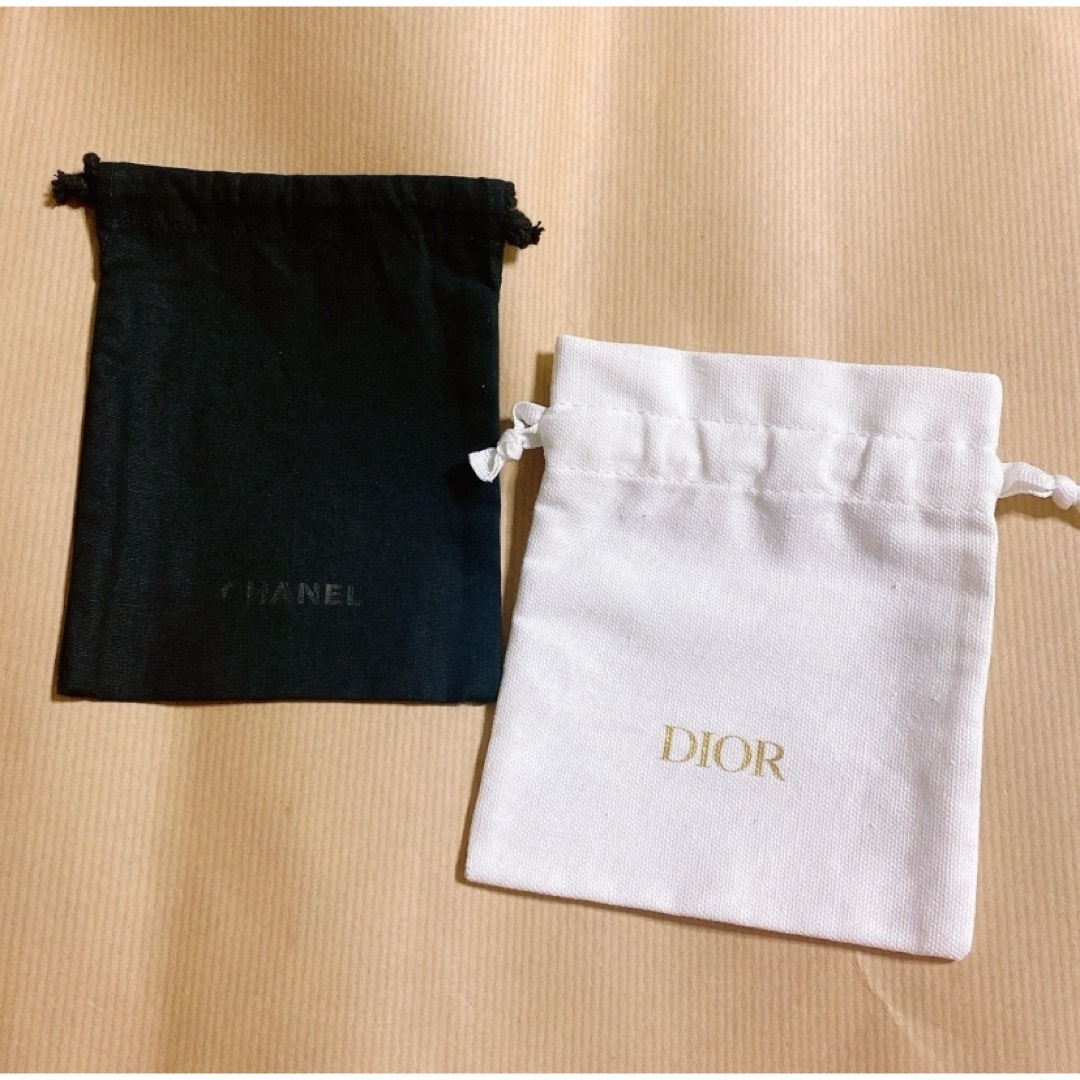 Dior(ディオール)のDIOR CHANEL ロゴ入り　巾着袋　2点　シャネル ディオール レディースのファッション小物(ポーチ)の商品写真