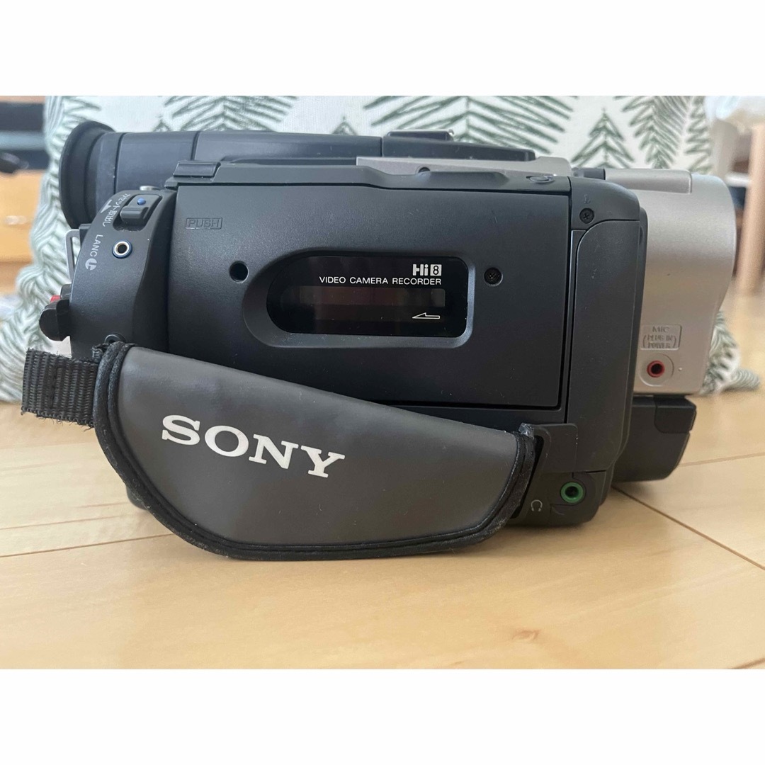 SONY(ソニー)のお値下げ♪【ジャンク】SONY ビデオカメラレコーダー CCD-TRV95K スマホ/家電/カメラのカメラ(ビデオカメラ)の商品写真