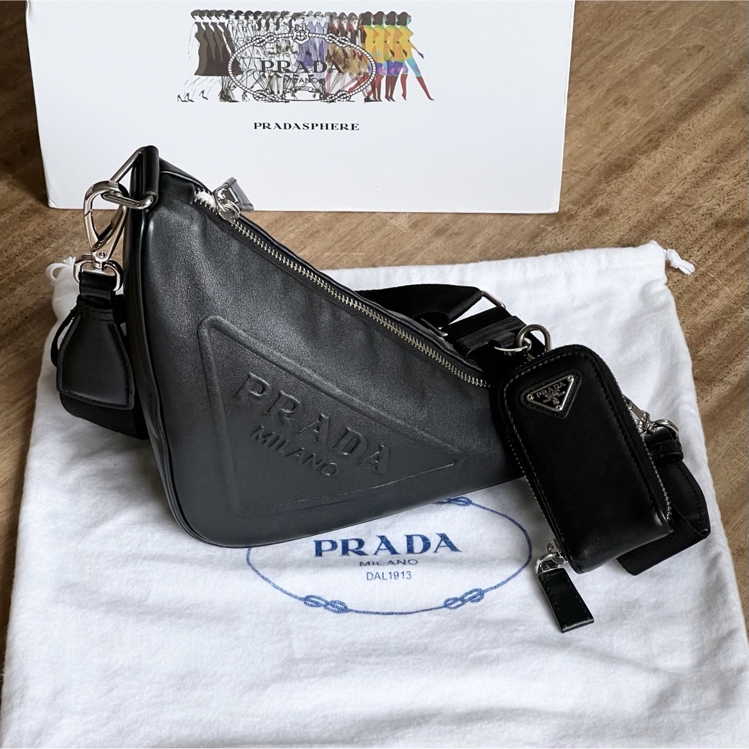 PRADA(プラダ)のPRADA プラダ トライアングル レザーショルダーバッグ  レディースのバッグ(ショルダーバッグ)の商品写真