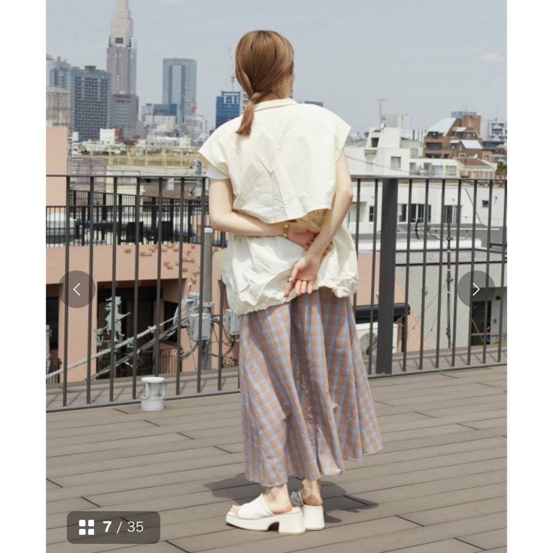 w closet(ダブルクローゼット)の新品 未使用《w closet》ナイロンハイネックベスト アイボリー フリー レディースのトップス(ベスト/ジレ)の商品写真