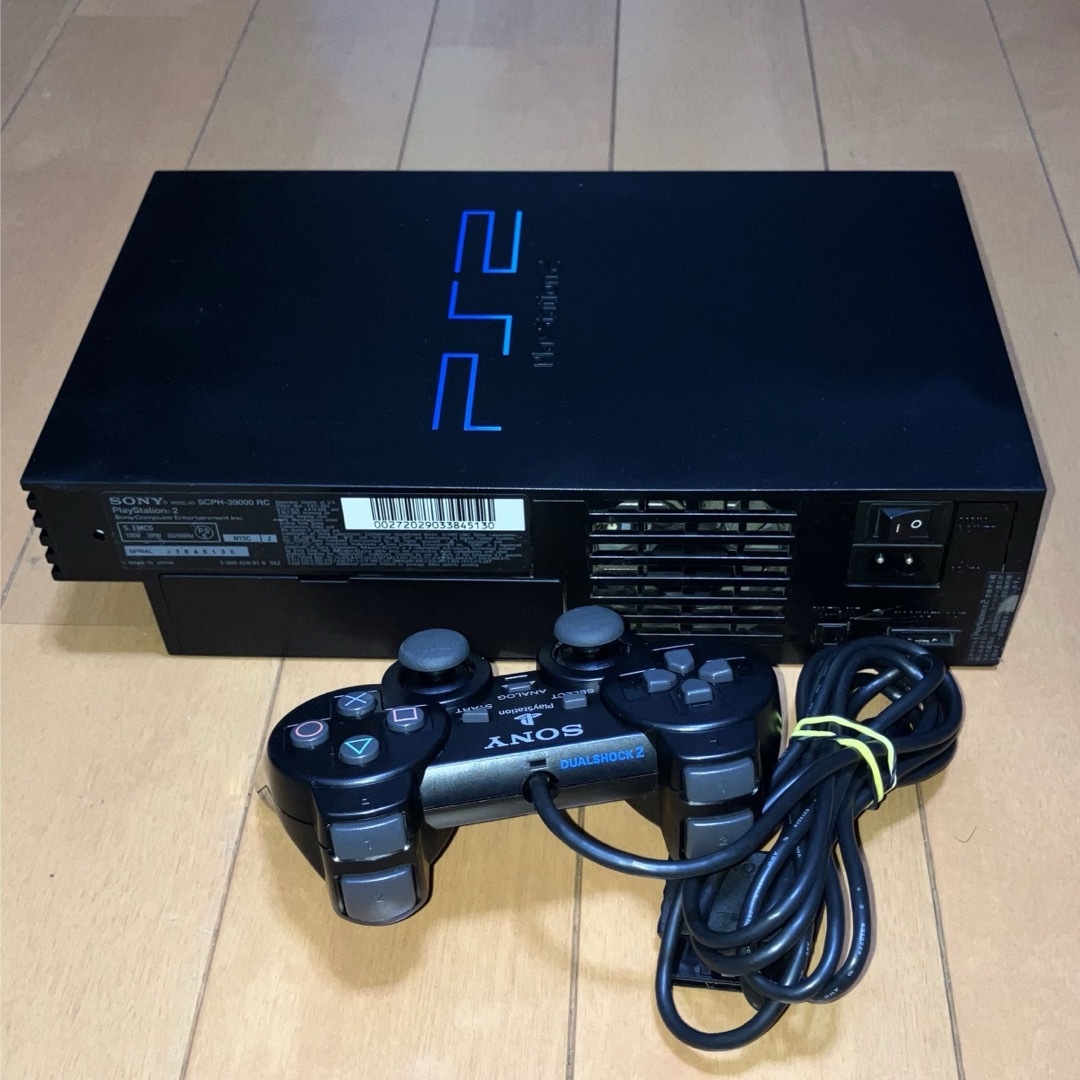 PlayStation2(プレイステーション2)のPS2 SCPH-39000RC ブラック本体セット エンタメ/ホビーのゲームソフト/ゲーム機本体(家庭用ゲーム機本体)の商品写真