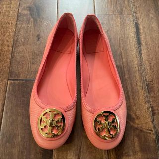 トリーバーチ(Tory Burch)のトリーバーチ　フラットシューズ　22.5 ゴールド金具(ローファー/革靴)