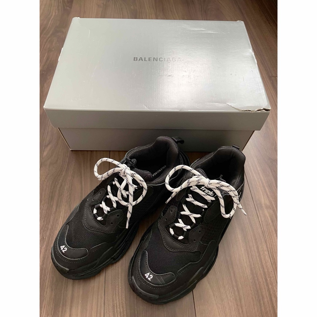 Balenciaga(バレンシアガ)の【正規品】BALENCIAGA TRIPLE S ブラック 42 バレンシアガ  メンズの靴/シューズ(スニーカー)の商品写真