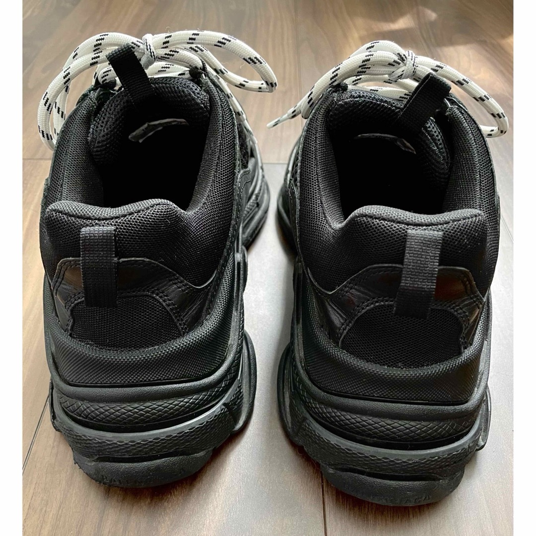 Balenciaga(バレンシアガ)の【正規品】BALENCIAGA TRIPLE S ブラック 42 バレンシアガ  メンズの靴/シューズ(スニーカー)の商品写真