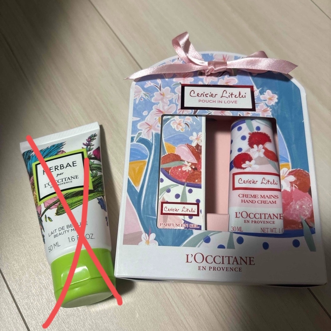 L'OCCITANE(ロクシタン)の新品！ロクシタン🎵チェリーライチ　ポーチインラブ（おまけ付） コスメ/美容のコスメ/美容 その他(その他)の商品写真