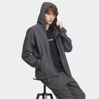 アディダス(adidas)のadidas エッセンシャル レギュラーフィット フリース セットアップ 美品(ジャージ)