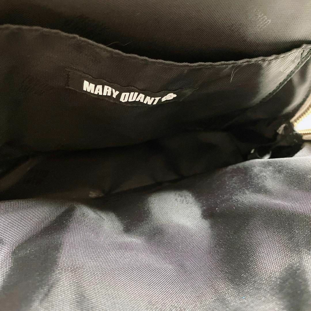 MARY QUANT(マリークワント)の美品　マリークワント　ニットミニハンドバッグ　グレー　デイジーパッチ レディースのバッグ(ハンドバッグ)の商品写真