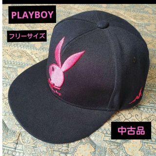 プレイボーイ(PLAYBOY)のプレイボーイ キャップ 《フリーサイズ・中古品》黒×ピンク刺繍(キャップ)