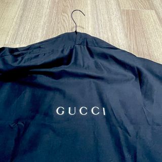 グッチ(Gucci)のGUCCI グッチ ハンガー・ガーメントケース (衣装カバー)(押し入れ収納/ハンガー)