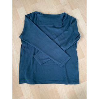 ユニクロ(UNIQLO)のタートルネックTシャツ(カットソー(長袖/七分))