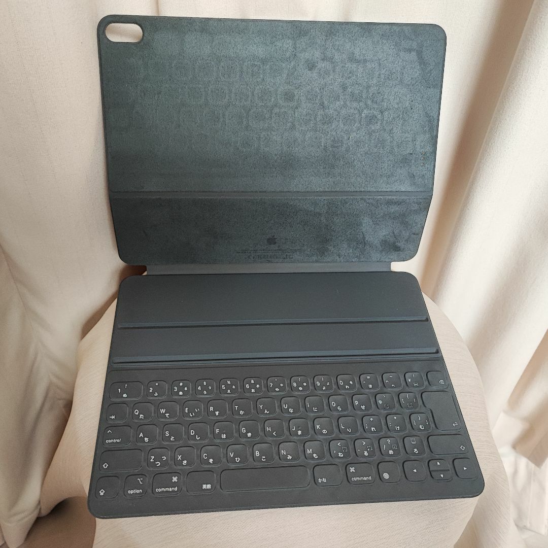 Apple(アップル)のApple iPad Pro 12.9 Smart Keyboard Folio スマホ/家電/カメラのPC/タブレット(PC周辺機器)の商品写真