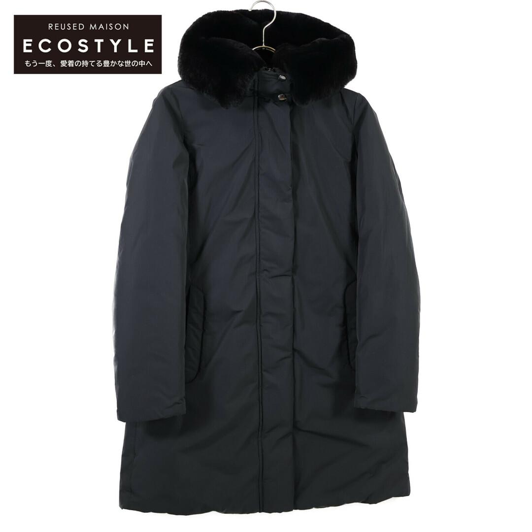 WOOLRICH(ウールリッチ)のウールリッチ WWOU0412 ﾌﾞﾗｯｸ APLE COAT ﾗﾋﾞｯﾄﾌｧｰﾀﾞｳﾝｺｰﾄ XS レディースのジャケット/アウター(その他)の商品写真