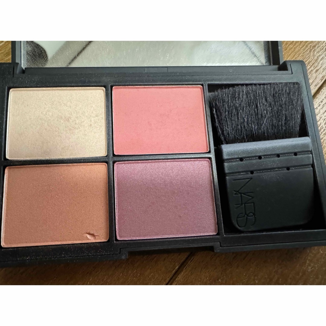 NARS(ナーズ)の【箱あり】NARS × Steven Klein チークパレット コスメ/美容のベースメイク/化粧品(チーク)の商品写真