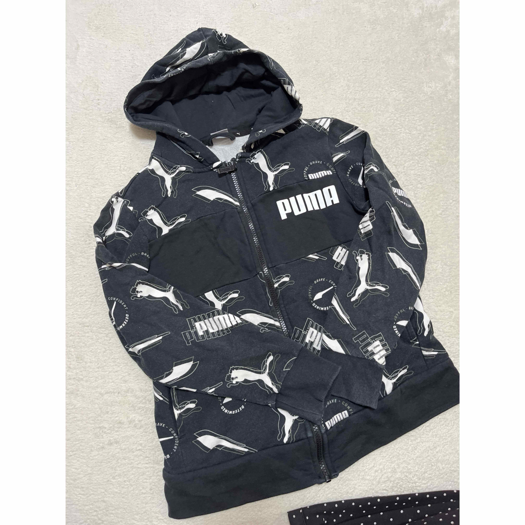 PUMA(プーマ)のプーマ　総ロゴ　パーカー キッズ/ベビー/マタニティのキッズ服男の子用(90cm~)(その他)の商品写真