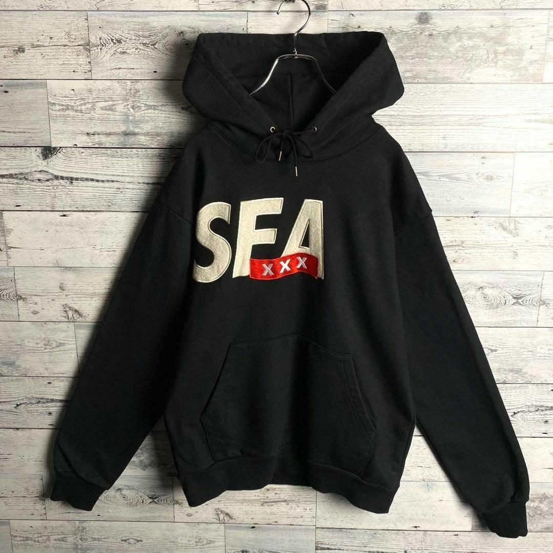 WIND AND SEA(ウィンダンシー)の【美品　限定コラボ】ウィンダンシー×ゴッドセレクション☆両面刺繍ロゴ入りパーカー その他のその他(その他)の商品写真