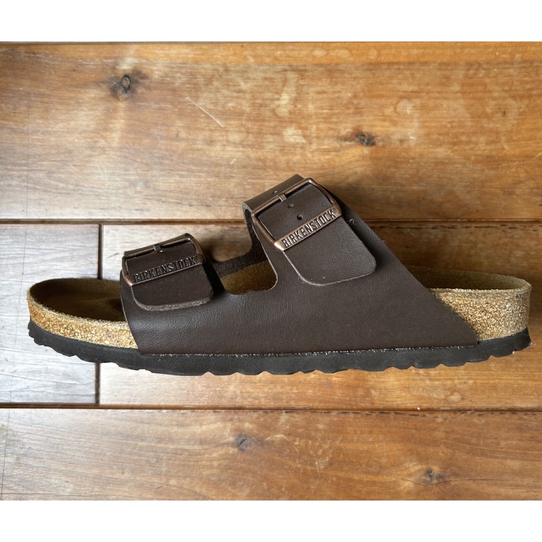 新品未使用BIRKENSTOCK ビルケン アリゾナダークブラウン38サイズ メンズの靴/シューズ(サンダル)の商品写真