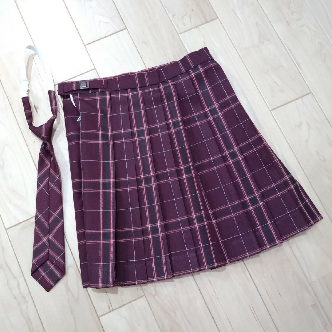 ワインレッド系 チェックプリーツスカート Sサイズ レディースのスカート(ミニスカート)の商品写真