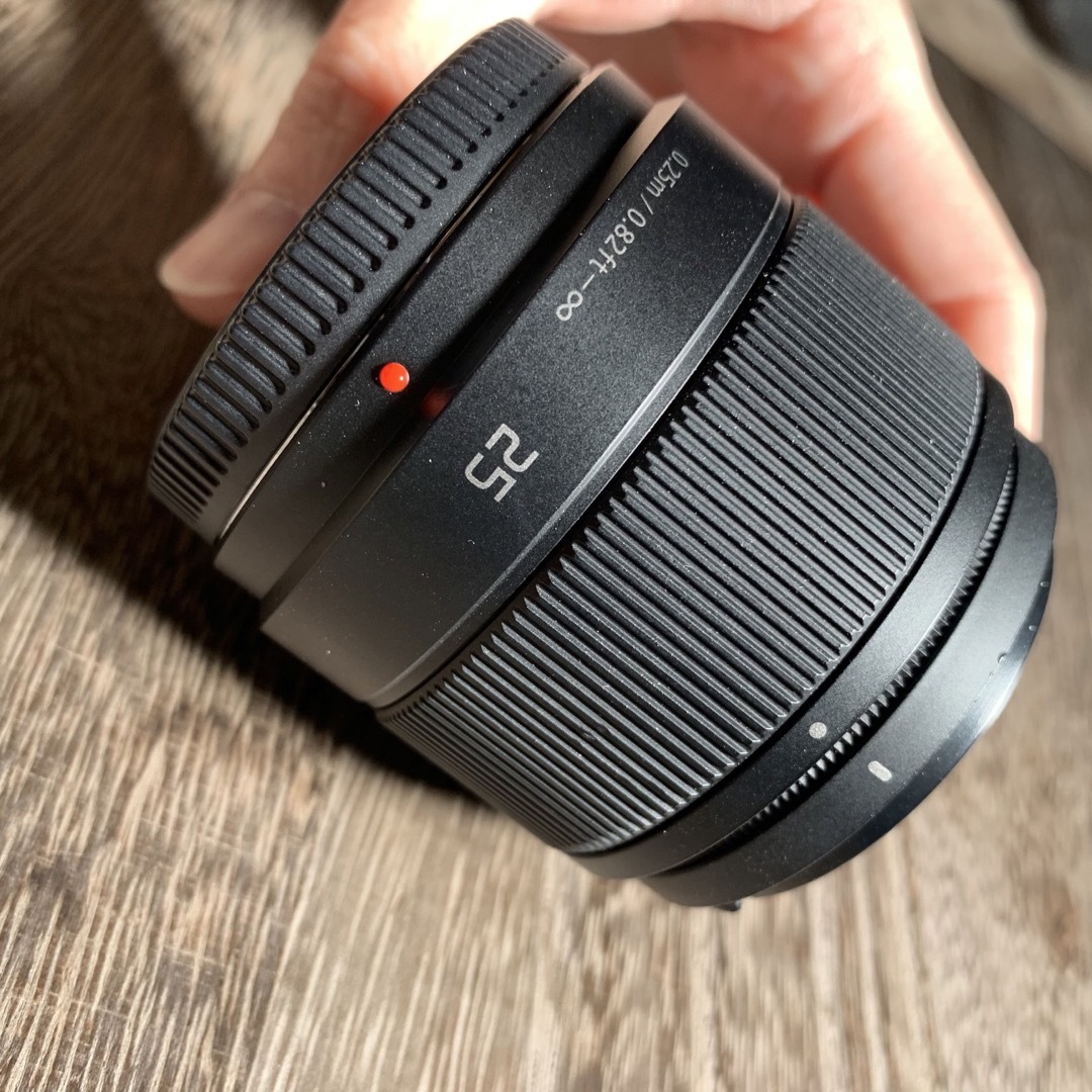 Panasonic(パナソニック)のPanasonic 単焦点レンズ　25mm f1.7 スマホ/家電/カメラのカメラ(レンズ(単焦点))の商品写真