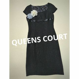 クイーンズコート(QUEENS COURT)のQUEENS COURT　美品ラメリボンワンピース　コサージュ2点付き(ひざ丈ワンピース)