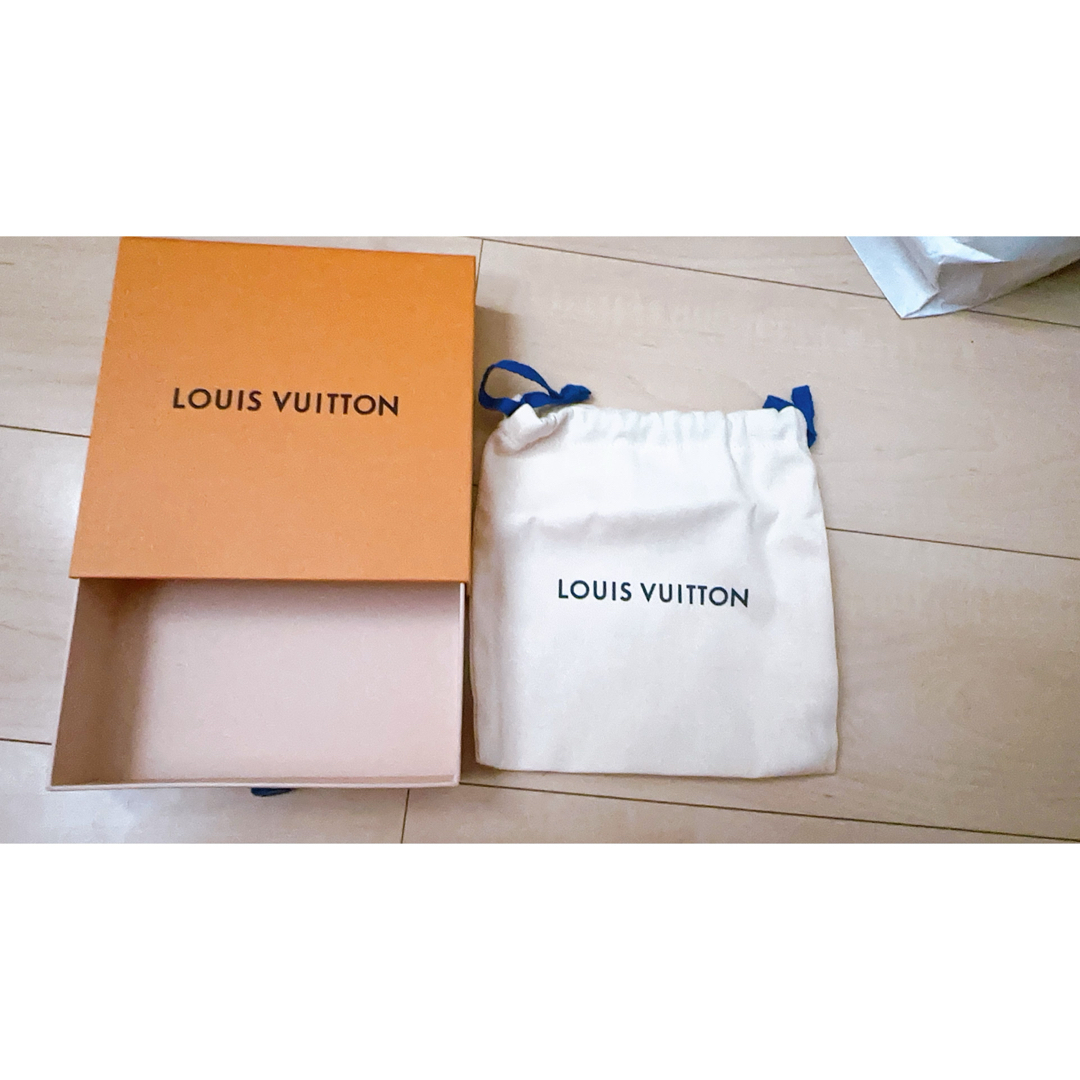 LOUIS VUITTON(ルイヴィトン)のVUITTON 箱　ギフトボックス・巾着 インテリア/住まい/日用品のオフィス用品(ラッピング/包装)の商品写真