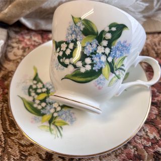 ロイヤルアルバート(ROYAL ALBERT)の3 英国製 Staffordshire England すずらんカップ＆ソーサー(食器)