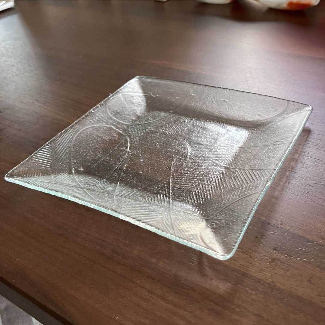 昭和レトロガラスの角皿 インテリア/住まい/日用品のキッチン/食器(食器)の商品写真